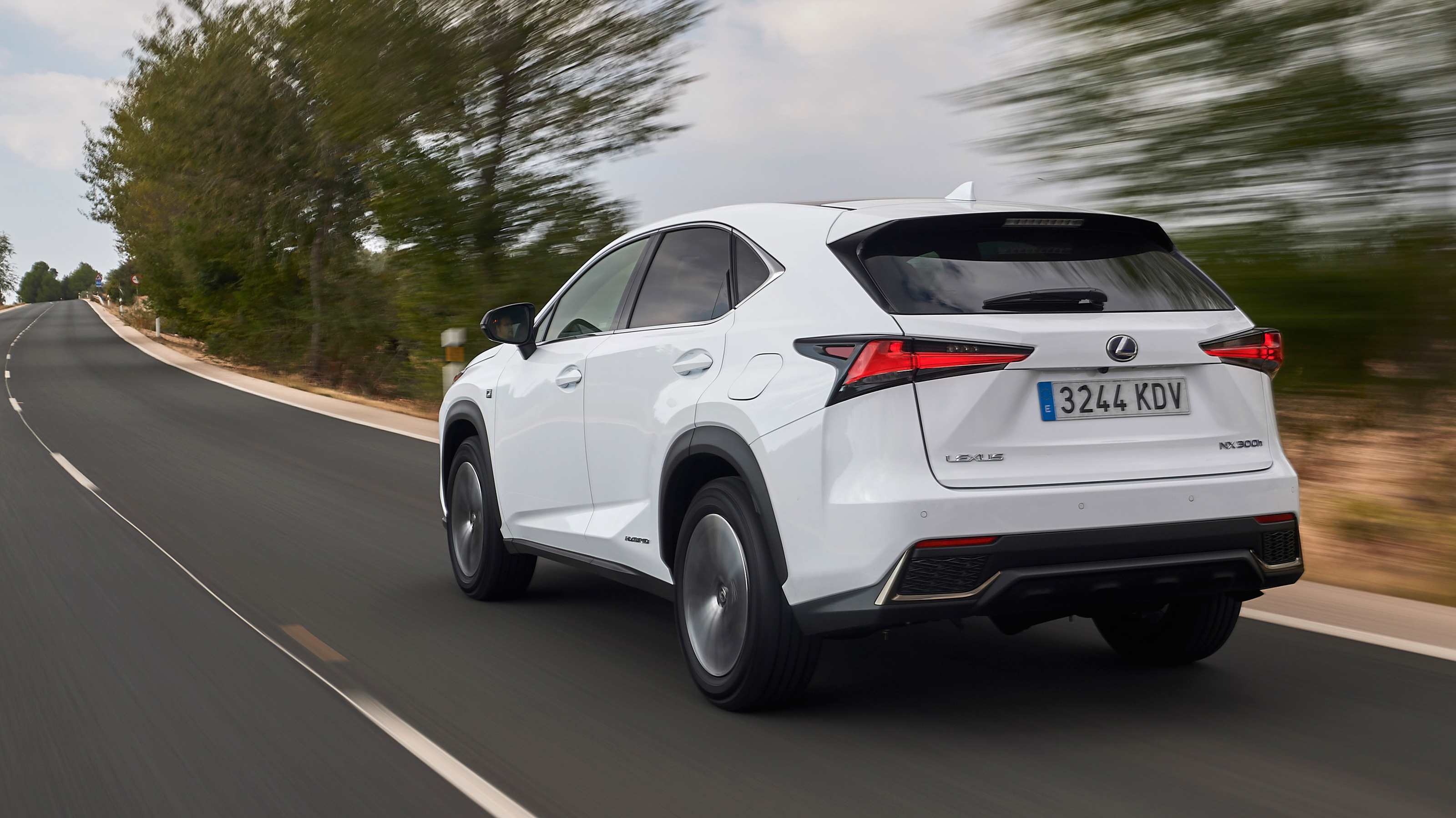 Lexus NX 300h F Sport review evo